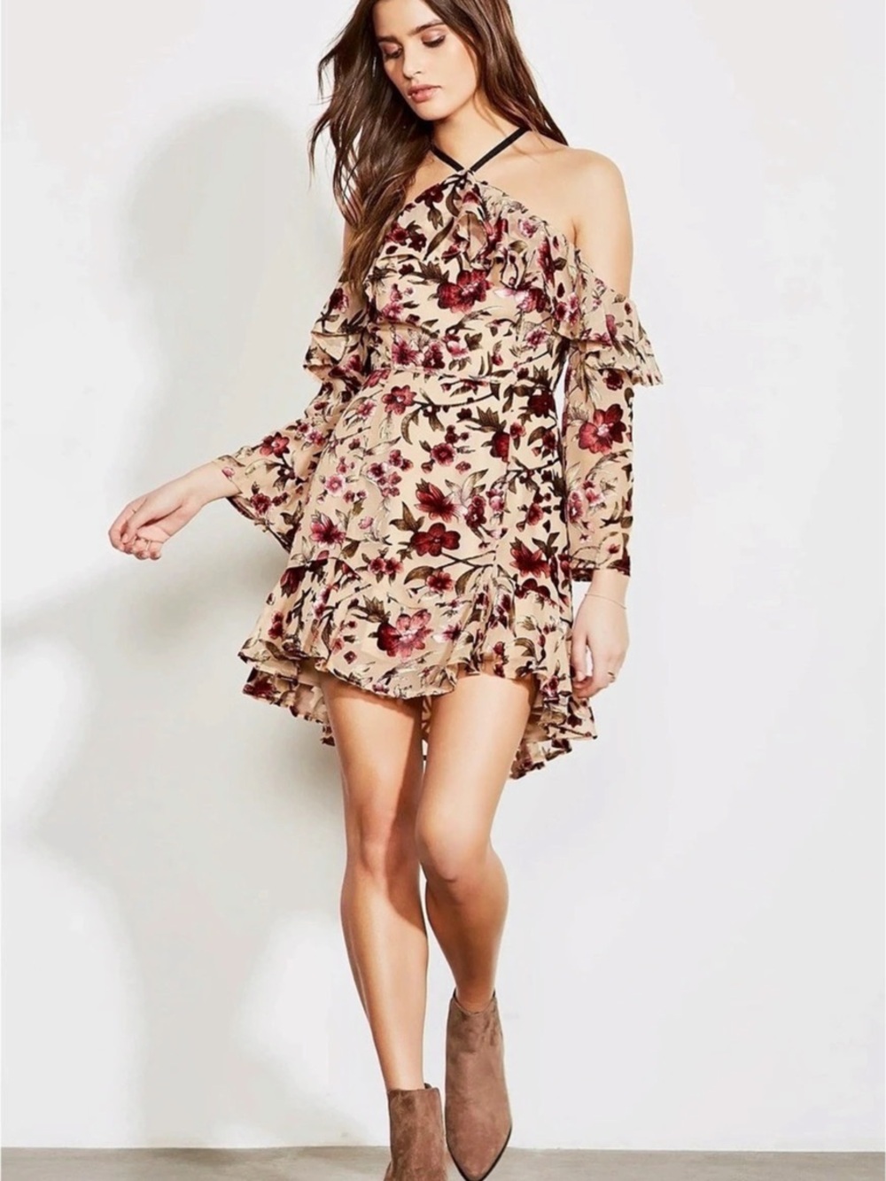 Ali & Jay Drop it Like It’s Hot Off the Shoulder Mini Dress Size Small